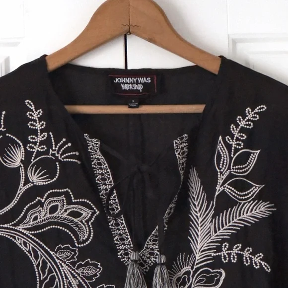 Johnny Was Floral Embroidered Shift Dress Small Black Boho Chic Eclectic Tassels - Picture 4 of 12